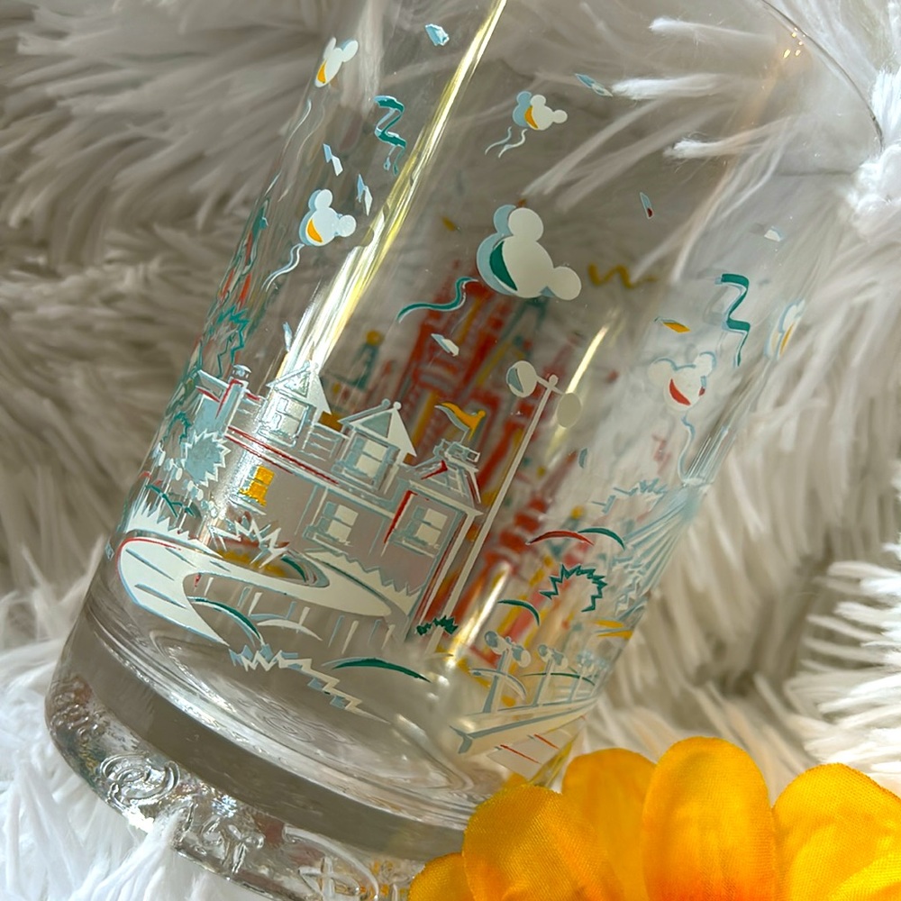 McDonald’s 25th Anniversary Disney Glass - Picture 3 of 6